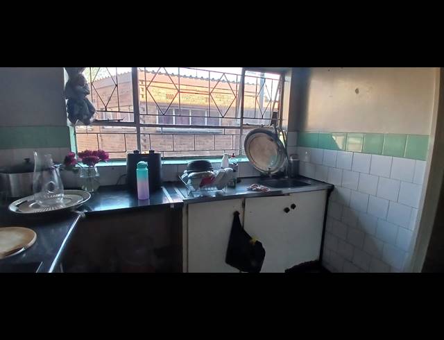 2 BEDROOM FLAT FOR SALE IN VEREENIGING CENTRAL